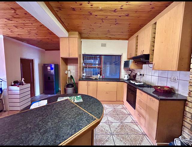 4 BEDROOM HOUSE FOR SALE IN RUYTERWACHT